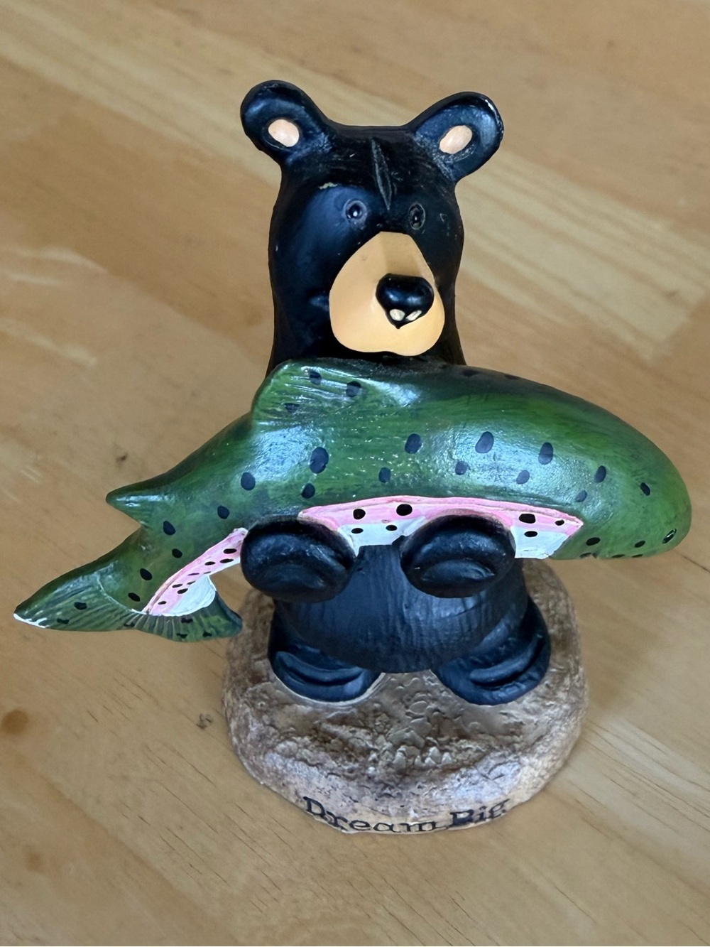 Big Sky Carvers Dream Big bear with a fish. Jeff Fleming is the carver.